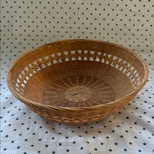Vintage Round Wicker Rattan 12” Fruit / Storage Basket Excellent Vintage Cond.